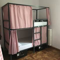 Отель Mucha Masia Hostel Rural-Urbà Испания, Эль-Прат-де-Льобрегат - отзывы, цены и фото номеров - забронировать отель Mucha Masia Hostel Rural-Urbà онлайн удобства в номере