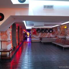 Liverpool Hotel фитнесс-зал