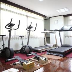 Отель Yellow Ribbon Hills, Boutique Suites фитнесс-зал