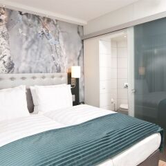 Отель Holiday Inn Berlin-Alexanderplatz 4* Люкс с различными типами кроватей фото 2