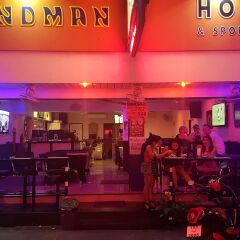 Sandman hotel and Sports bar развлечения