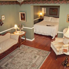 The Carriage Inn B&B in Charles Town, United States of America from 213$, photos, reviews - zenhotels.com guestroom photo 4