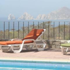Sunrock Condo Hotel бассейн