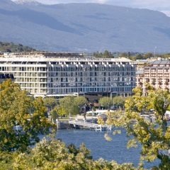 Отель Fairmont Grand Hôtel Genève Швейцария, Женева - 1 отзыв об отеле, цены и фото номеров - забронировать отель Fairmont Grand Hôtel Genève онлайн приотельная территория