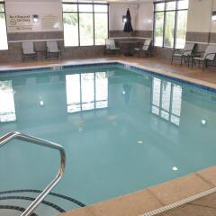 Отель Hampton Inn & Suites Sharon, PA бассейн фото 2