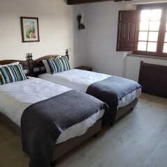 Hotel Rainha Santa Isabel сейф в номере