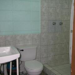 Отель Guesthouse Dos Molinos Гондурас, Сан-Педро-Сула - отзывы, цены и фото номеров - забронировать отель Guesthouse Dos Molinos онлайн ванная
