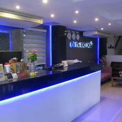Отель The Beach Front Resort Pattaya гостиничный бар