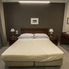 Hotel Mediterraneo сейф в номере