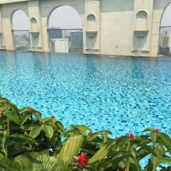 Апартаменты SUNNY TROPICAL Serviced Apartments бассейн фото 2