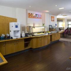 Отель Holiday Inn Express London Hammersmith питание фото 3