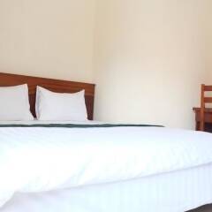 Green Ruby Hotel сейф в номере