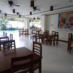 Отель Ipil Suites Puerto Princesa Филиппины, Пуэрто-Принцеса - отзывы, цены и фото номеров - забронировать отель Ipil Suites Puerto Princesa онлайн питание