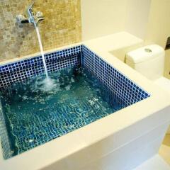 Отель Vacio Suite Бангкок бассейн