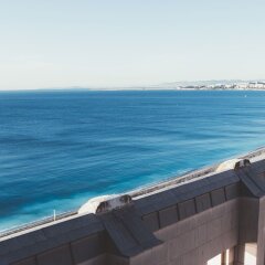 Отель Hyatt Regency Nice Palais de la Méditerranée пляж фото 2