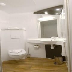 Отель Lodge In M.I.S Франция, Париж - 4 отзыва об отеле, цены и фото номеров - забронировать отель Lodge In M.I.S онлайн ванная фото 2