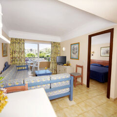 Отель Aparthotel Alcúdia Beach комната для гостей фото 2