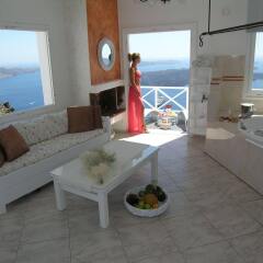 Отель Aeolos Studios and Suites комната для гостей фото 2