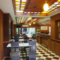Renoir boutique hotel гостиничный бар