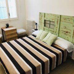 Отель Mucha Masia Hostel Rural-Urbà Испания, Эль-Прат-де-Льобрегат - отзывы, цены и фото номеров - забронировать отель Mucha Masia Hostel Rural-Urbà онлайн комната для гостей фото 3