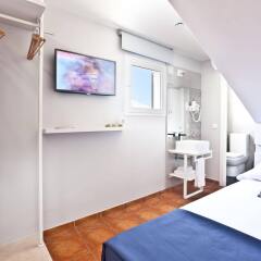 Hotel Ryans La Marina комната для гостей
