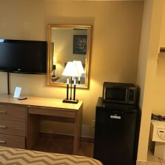 Отель Travelodge Tacoma Near McChord AFB (ex. Whiteroof Inn) США, Такома - отзывы, цены и фото номеров - забронировать отель Travelodge Tacoma Near McChord AFB (ex. Whiteroof Inn) онлайн удобства в номере фото 2