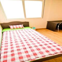 Отель Kimchee Hongdae Guesthouse комната для гостей