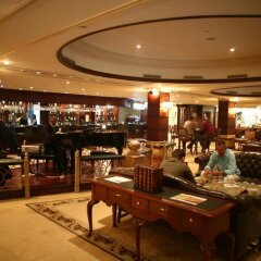 Renaissance Polat Istanbul Hotel гостиничный бар