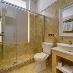 Отель Home and Art Suites Греция, Афины - отзывы, цены и фото номеров - забронировать отель Home and Art Suites онлайн ванная фото 2