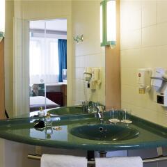 Отель Ibis Salzburg Nord Зальцбург ванная