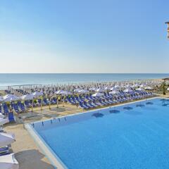 Отель Sol Luna Bay - All Inclusive Болгария, Аврен - отзывы, цены и фото номеров - забронировать отель Sol Luna Bay - All Inclusive онлайн бассейн