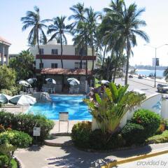 Aguamarina Hotel бассейн