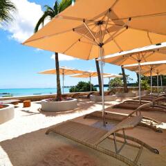 Отель Mon Choisy Beach Resort пляж