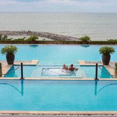 Отель Romana Resort & Spa бассейн