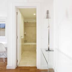 Отель Hello Lisbon Bairro Alto Португалия, Лиссабон - отзывы, цены и фото номеров - забронировать отель Hello Lisbon Bairro Alto онлайн ванная