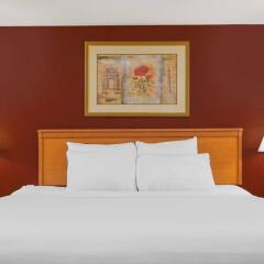 Отель Hawthorn Suites by Wyndham Airport East Hotel США, Колумбус - отзывы, цены и фото номеров - забронировать отель Hawthorn Suites by Wyndham Airport East Hotel онлайн комната для гостей фото 3