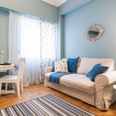 Апартаменты Charming Acropolis Metro Apartment комната для гостей фото 4