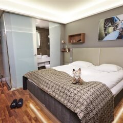 Отель Glo Hotel Airport Финляндия, Вантаа - 6 отзывов об отеле, цены и фото номеров - забронировать отель Glo Hotel Airport онлайн парковка