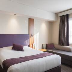 Отель Premier Inn Dubai Investment Park комната для гостей фото 4