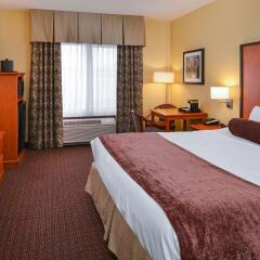 Отель Best Western Plus Cascade Inn & Suites комната для гостей