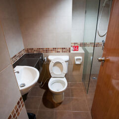 Отель ZEN Rooms Vibhavadee-Rangsit ванная фото 2