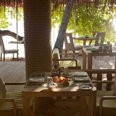 Отель Constance Moofushi Resort питание фото 2