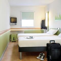 Отель ibis budget Brugge Centrum Station комната для гостей фото 3