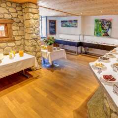 Отель Sport & Wellness Hotel San Gian St Moritz Швейцария, Санкт-Мориц - отзывы, цены и фото номеров - забронировать отель Sport & Wellness Hotel San Gian St Moritz онлайн питание