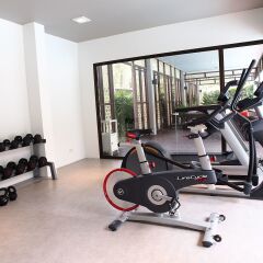 Отель ZEN Premium Soi Naiyang 2 фитнесс-зал