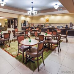La Quinta Inn & Suites by Wyndham Port Arthur in Port Arthur, United States of America from 132$, photos, reviews - zenhotels.com meals