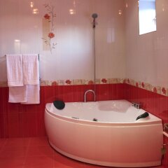 Отель Aleksandrapol Hotel Армения, Гюмри - 2 отзыва об отеле, цены и фото номеров - забронировать отель Aleksandrapol Hotel онлайн ванная