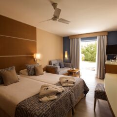 Отель ROBINSON ESQUINZO PLAYA - All Inclusive Испания, Эскинсо - отзывы, цены и фото номеров - забронировать отель ROBINSON ESQUINZO PLAYA - All Inclusive онлайн комната для гостей фото 3