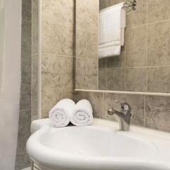 Отель Days Inn Nice Centre Франция, Ницца - 5 отзывов об отеле, цены и фото номеров - забронировать отель Days Inn Nice Centre онлайн ванная