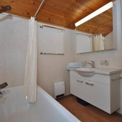 Отель Chalet Bim Chilchli Швейцария, Лаутербруннен - отзывы, цены и фото номеров - забронировать отель Chalet Bim Chilchli онлайн ванная